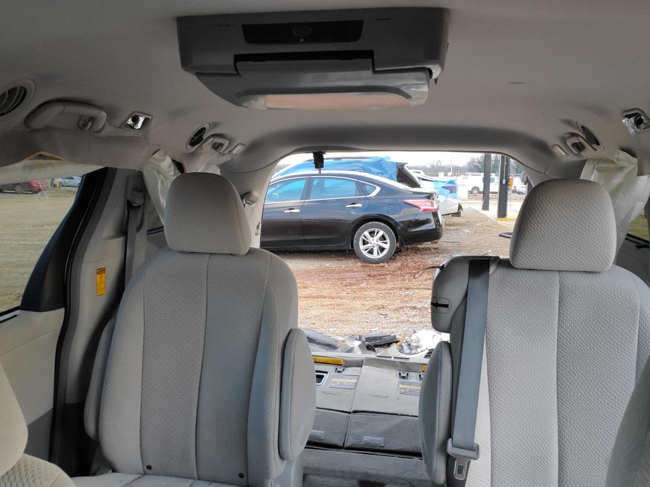 2014 Toyota Sienna - Image 10