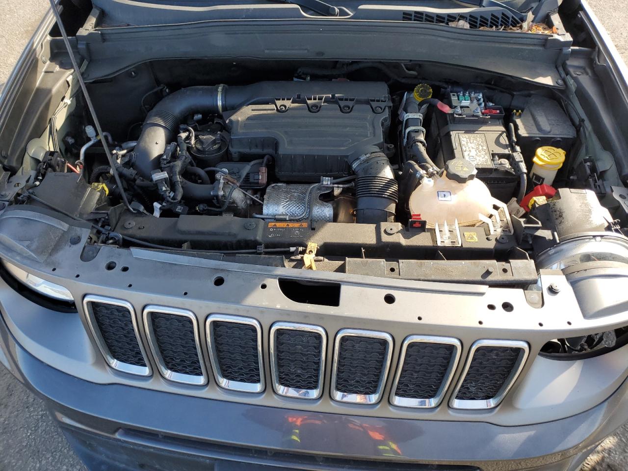 2020 Jeep Renegade - Image 13