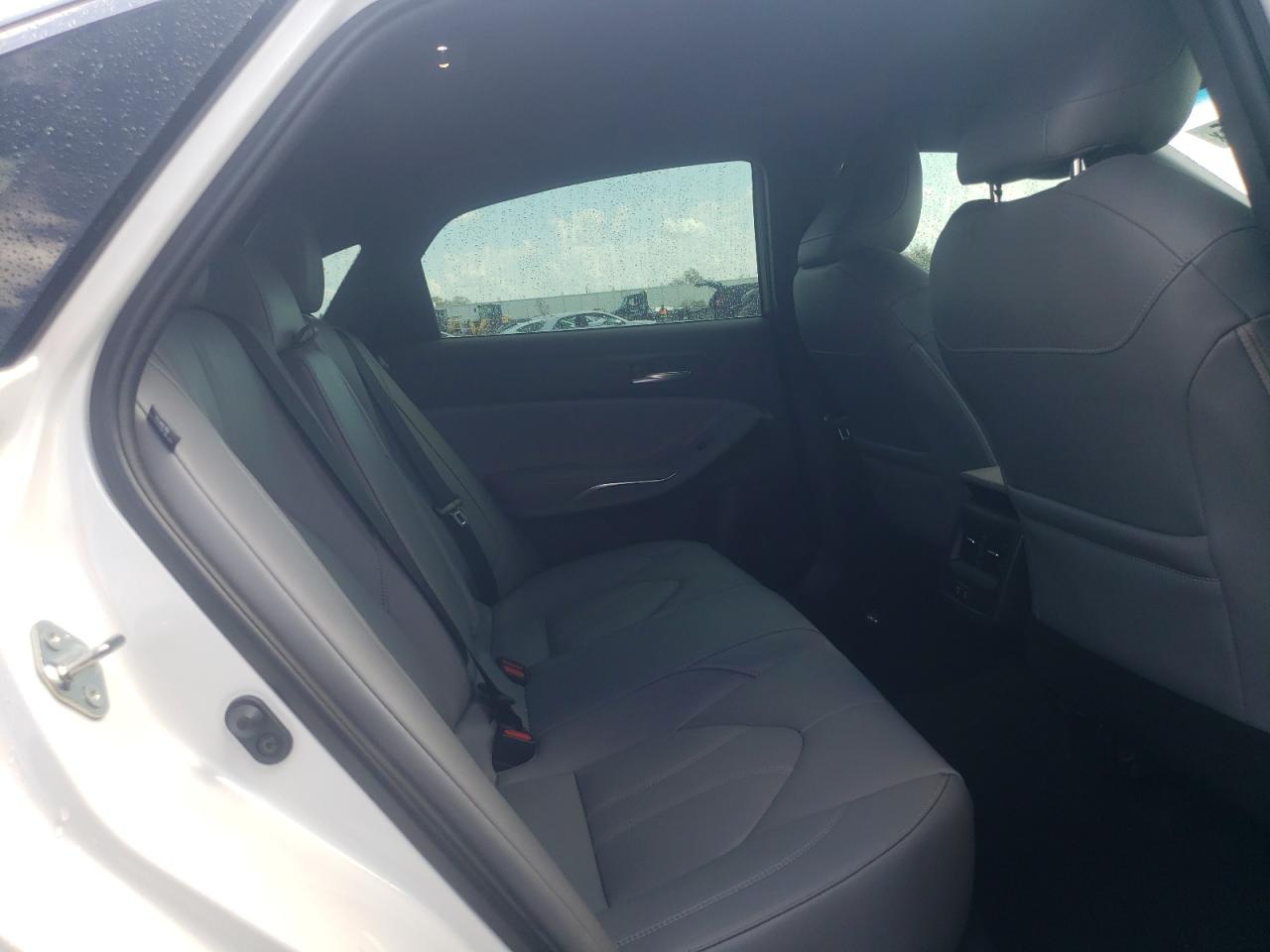 2021 Toyota Avalon - Image 10