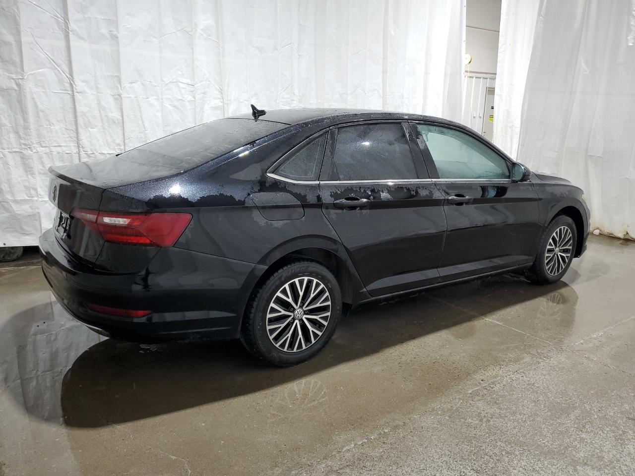 2021 Volkswagen Jetta - Image 3