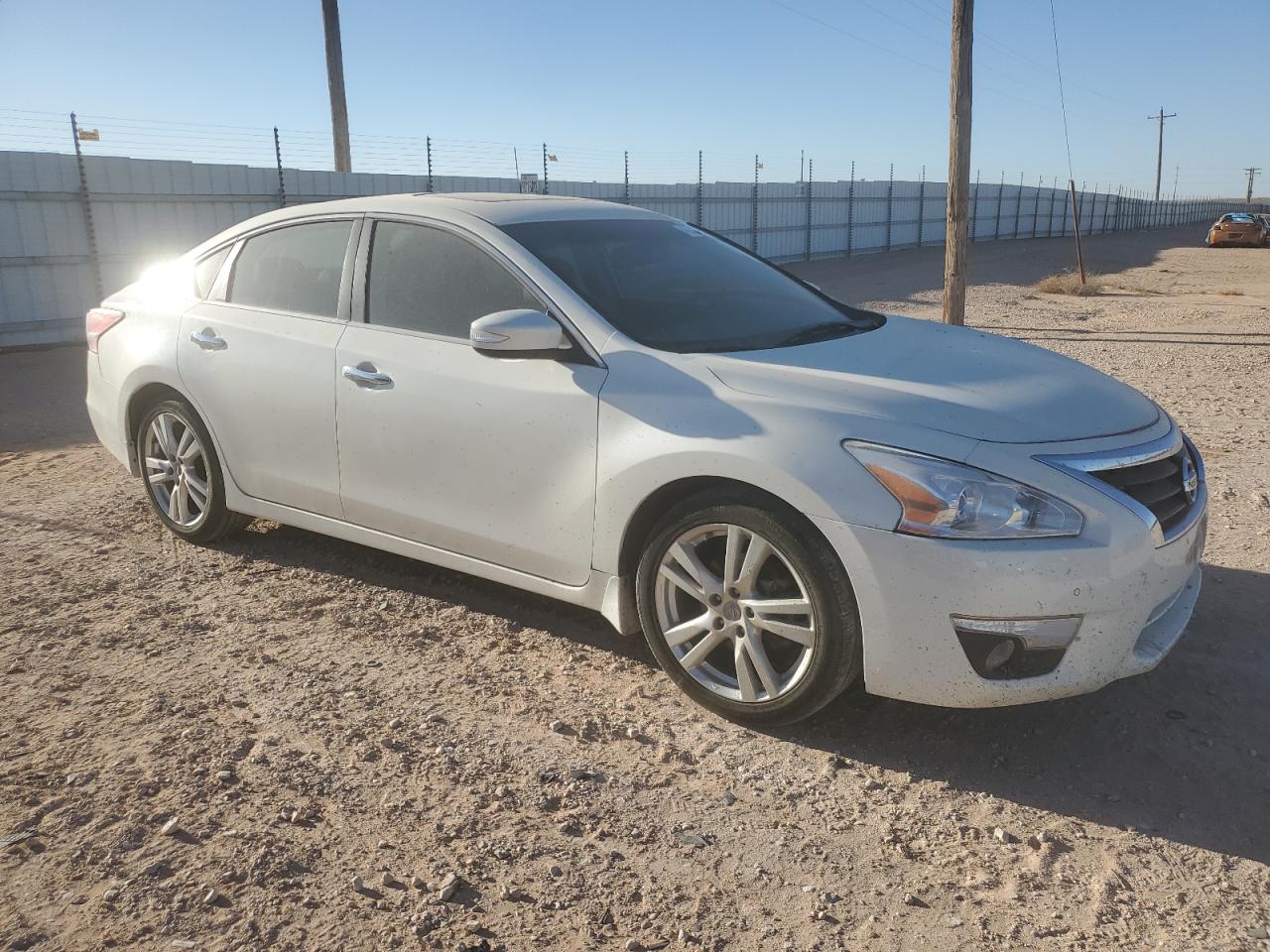2015 Nissan Altima - Image 4