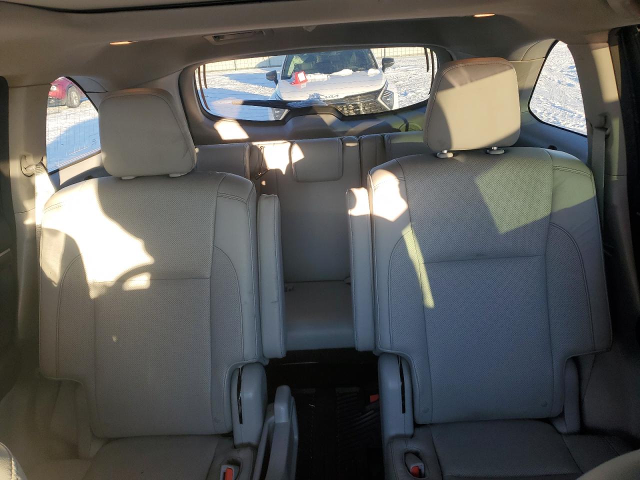 2015 Toyota Highlander - Image 10