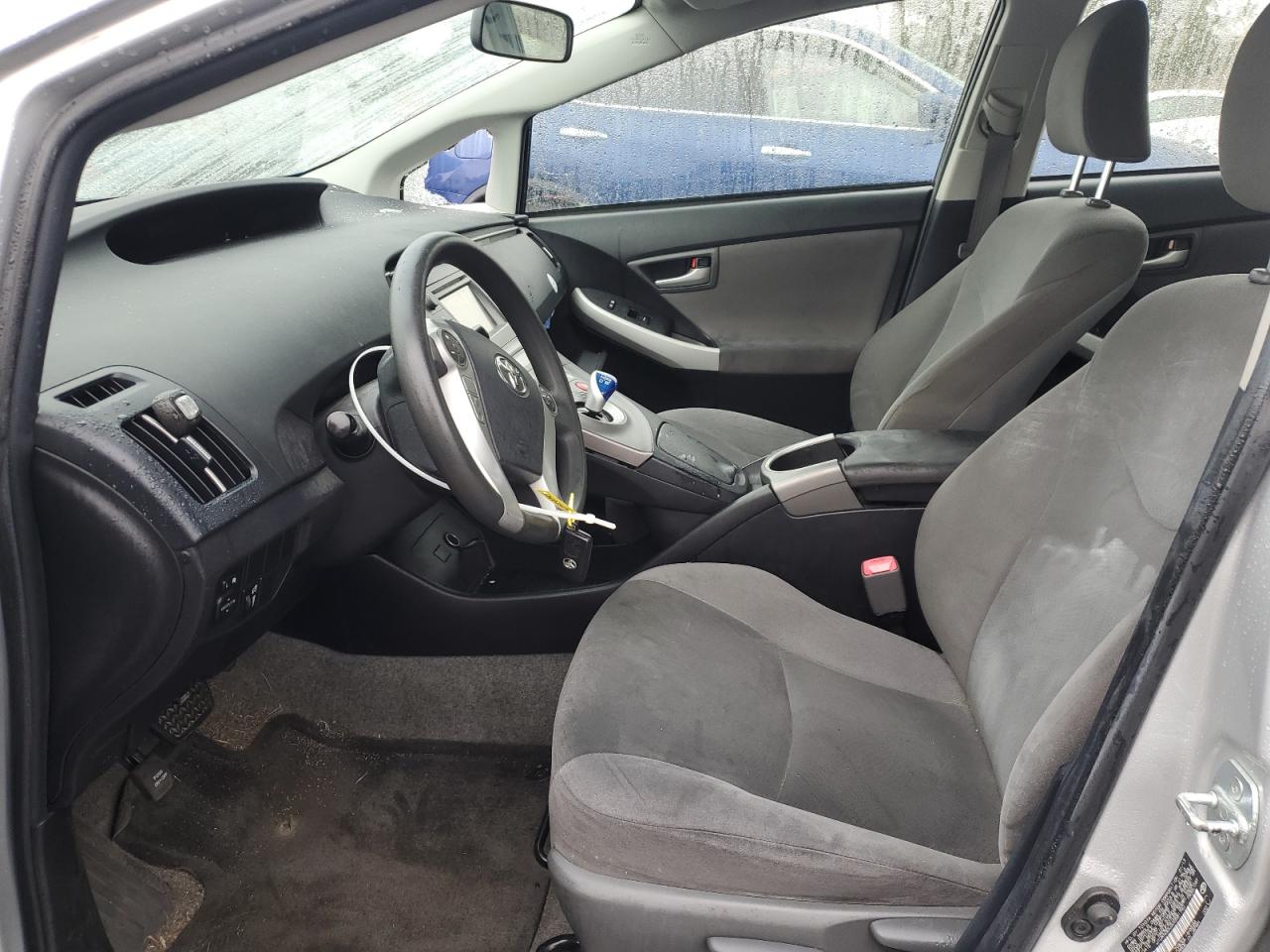 2013 Toyota Prius - Image 7