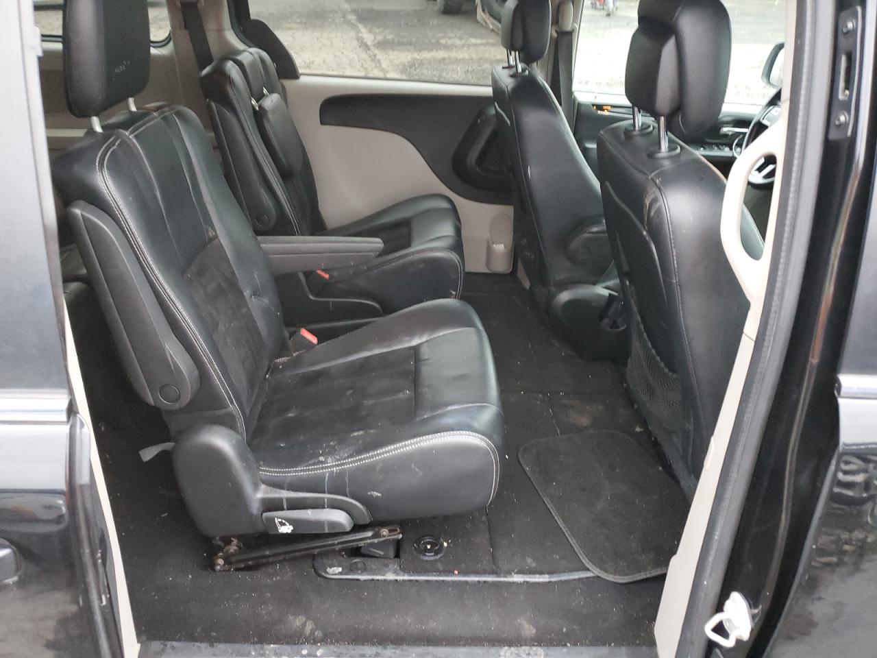 2018 Dodge Caravan - Image 11