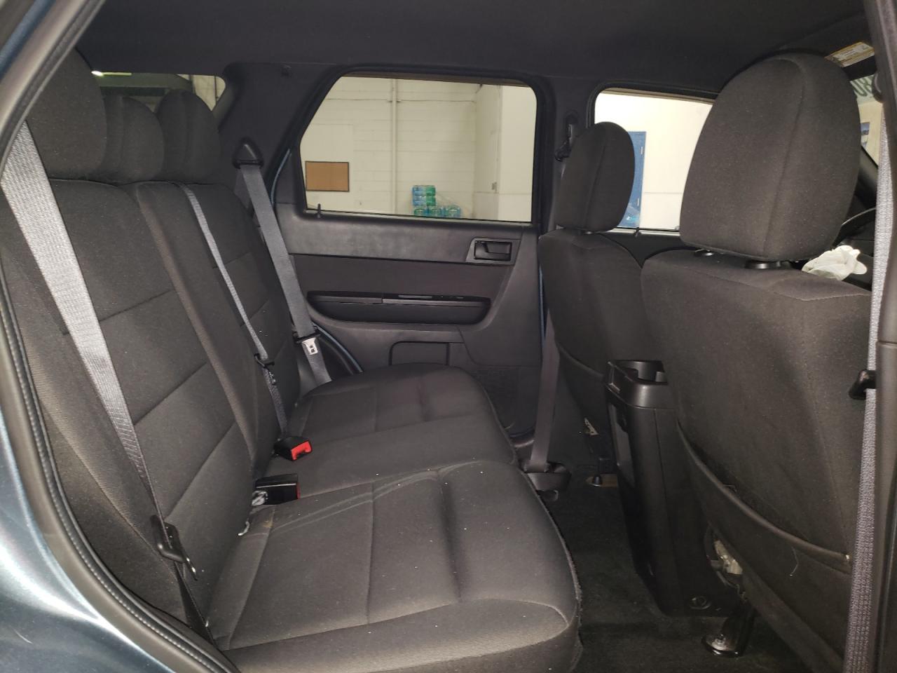 2010 Ford Escape - Image 11