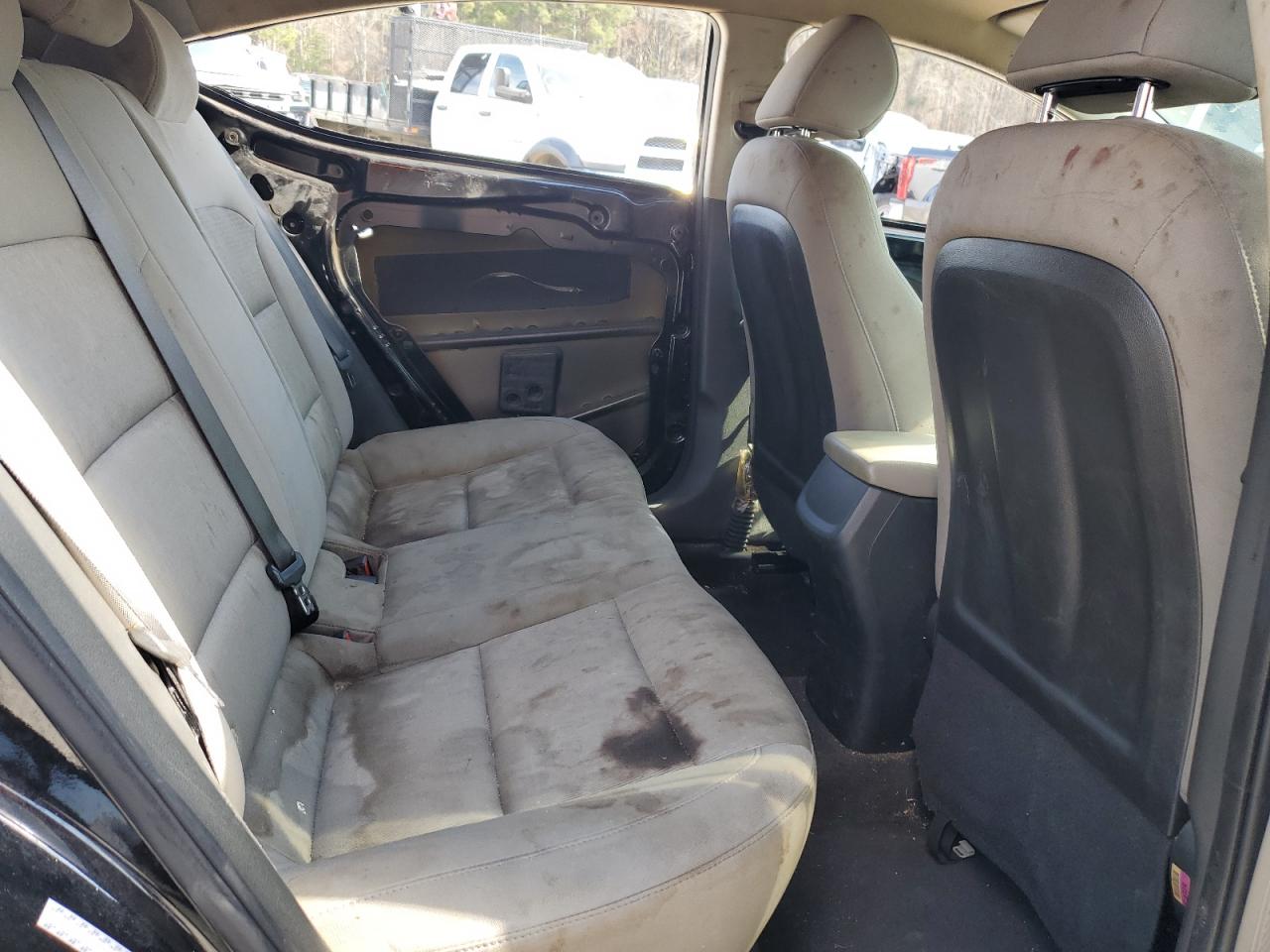 2018 Hyundai Elantra - Image 10