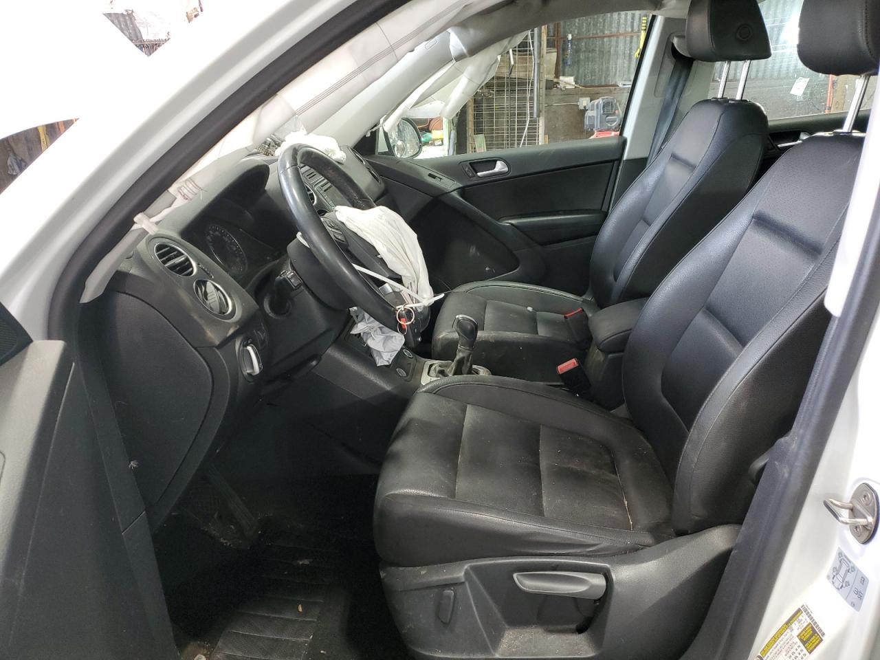 2017 Volkswagen Tiguan - Image 7