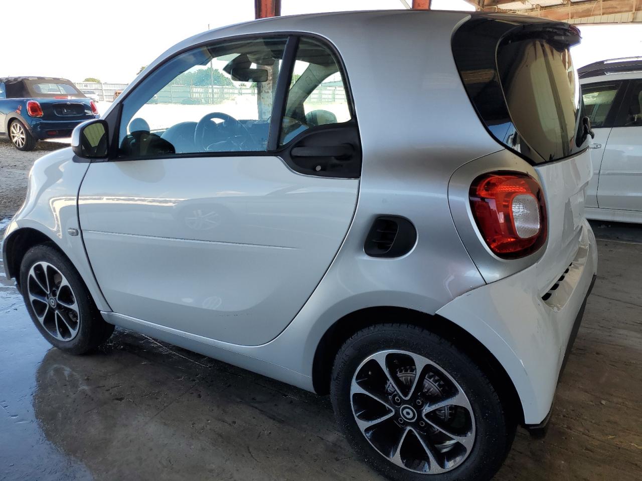 2016 Smart Fortwo - Image 2