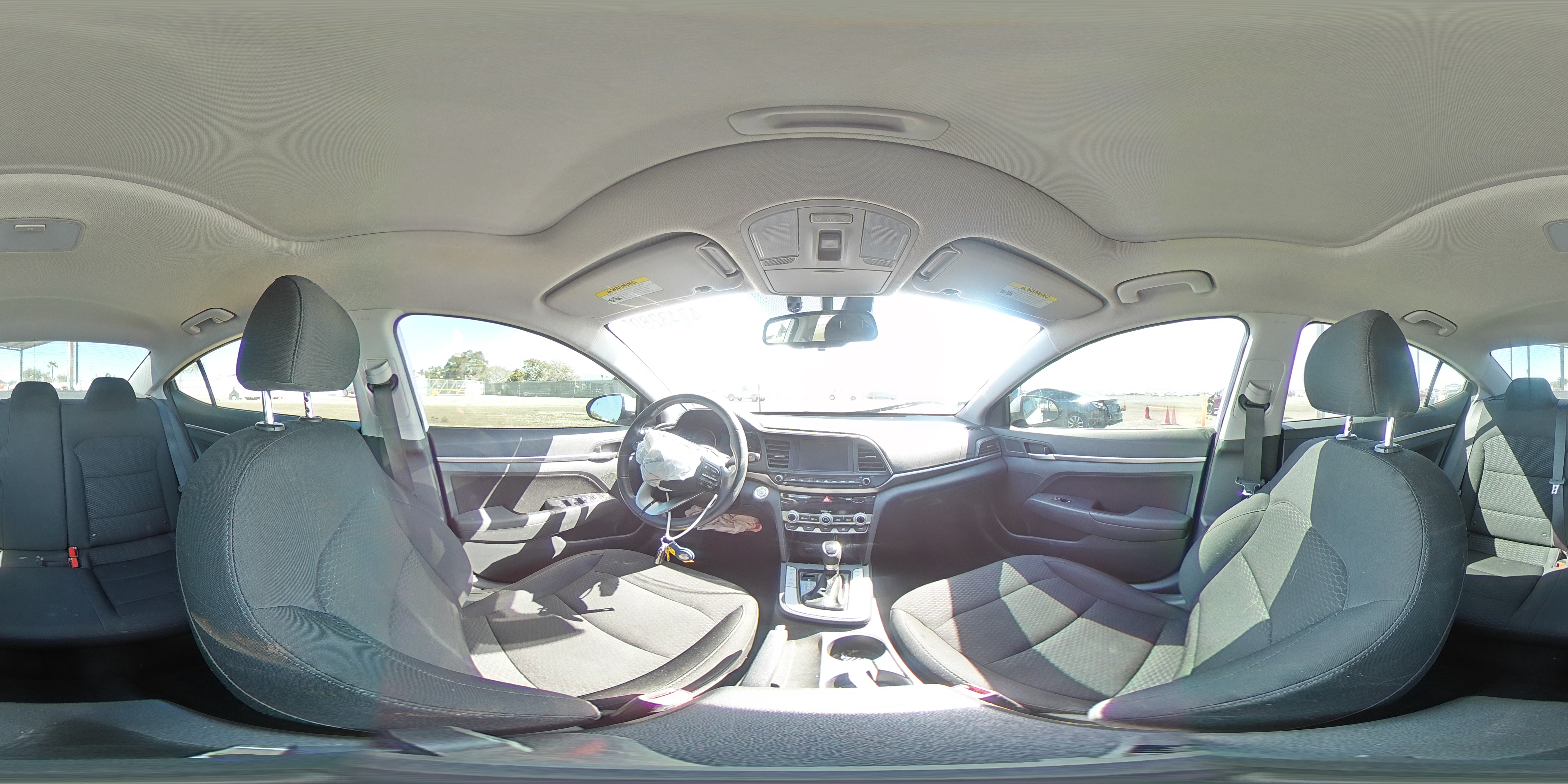 2020 Hyundai Elantra - Image 13