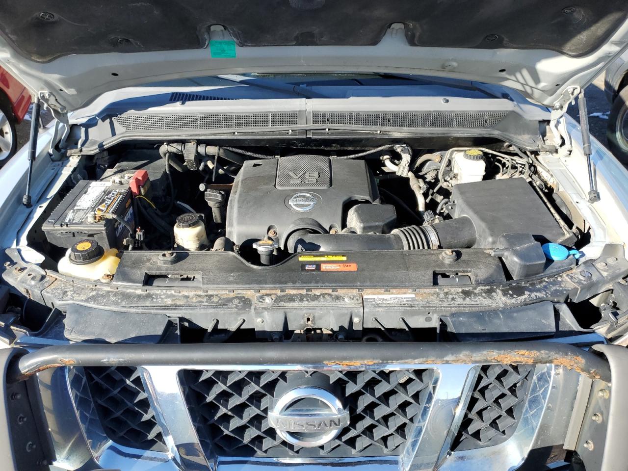 2010 Nissan Titan - Image 11