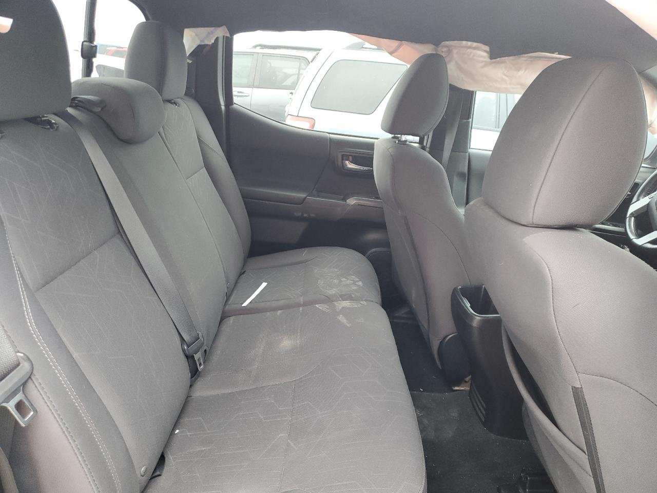 2016 Toyota Tacoma - Image 10