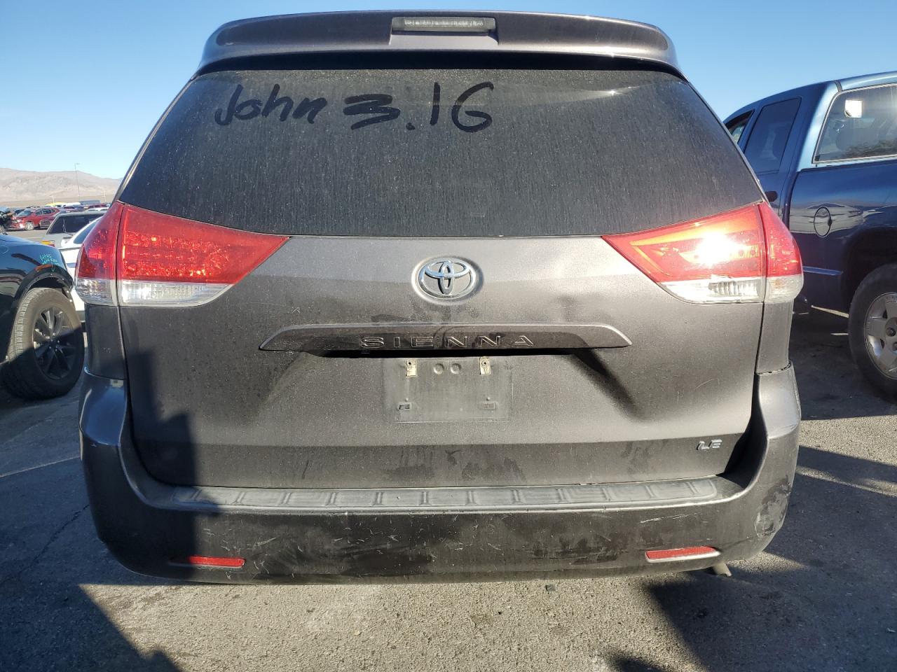 2011 Toyota Sienna - Image 6