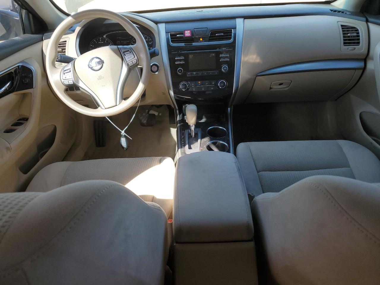 2014 Nissan Altima - Image 8