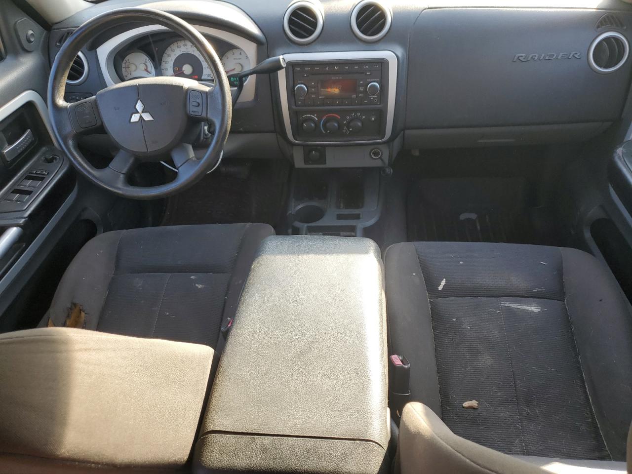 2008 Mitsubishi Raider - Image 8