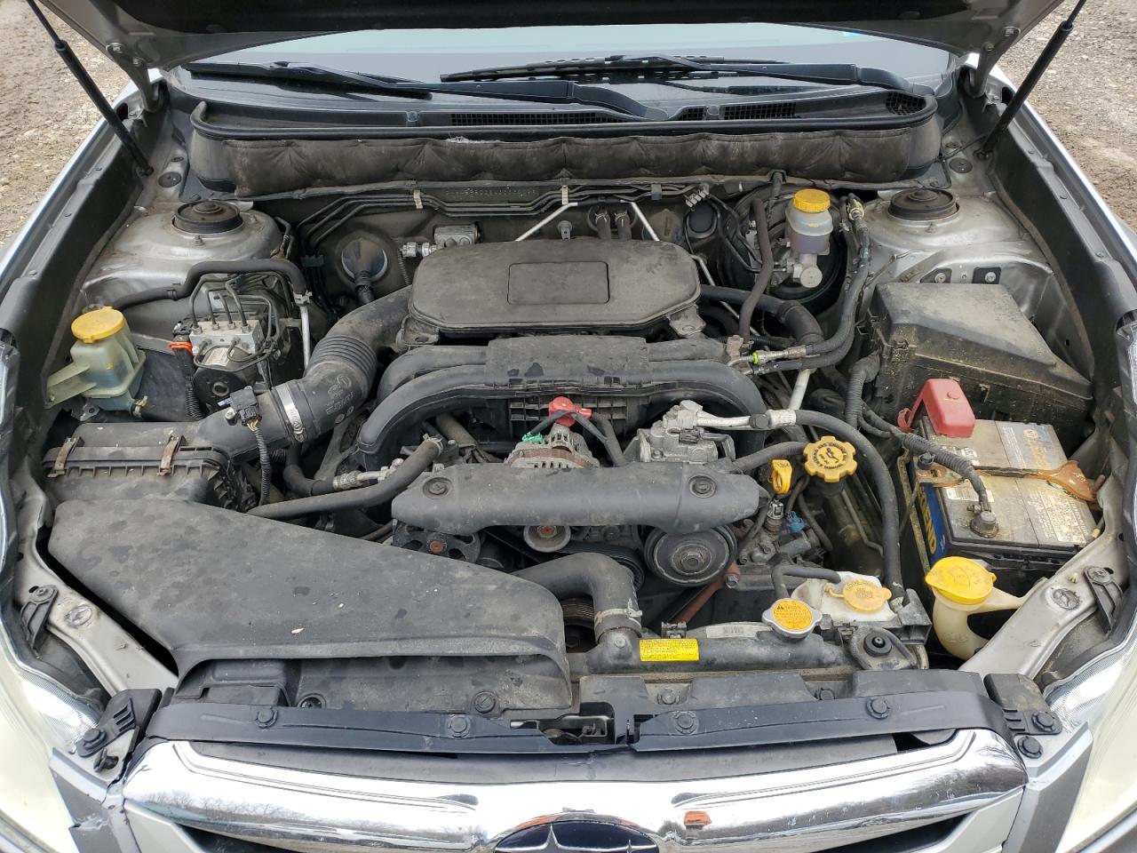 2010 Subaru Outback - Image 12