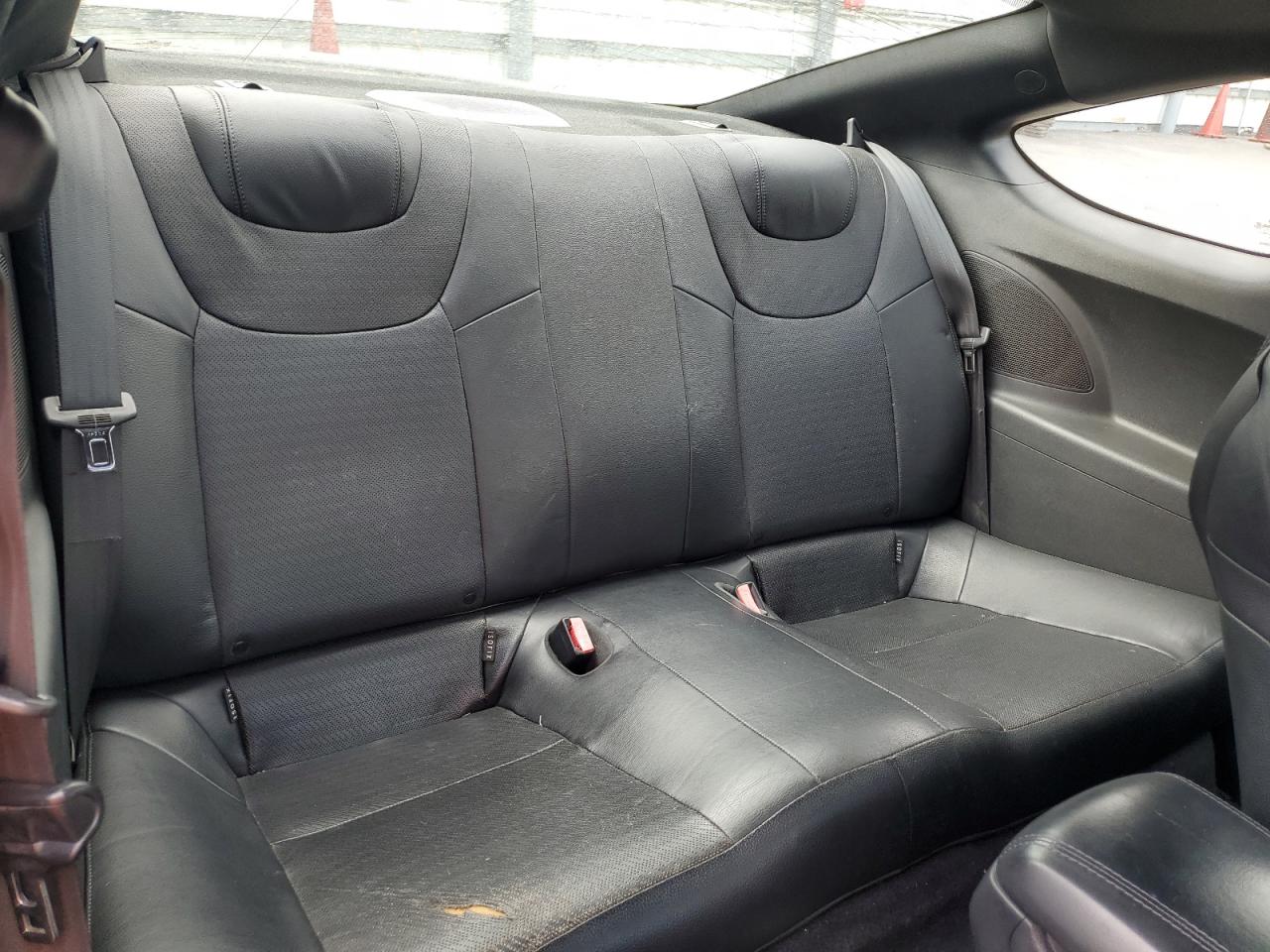 2013 Hyundai Genesis - Image 10