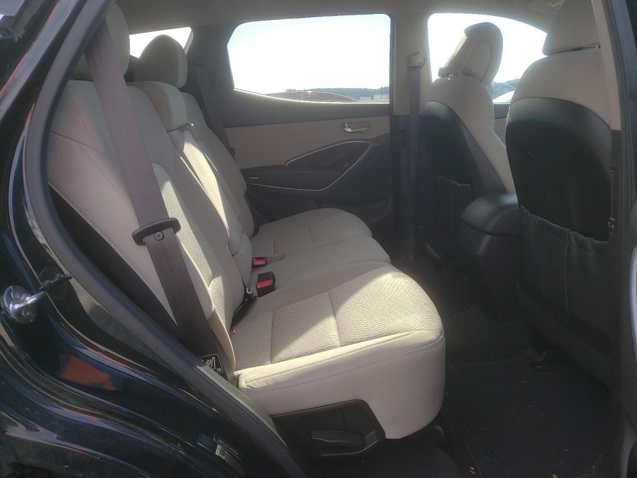 2018 Hyundai Santa Fe - Image 11