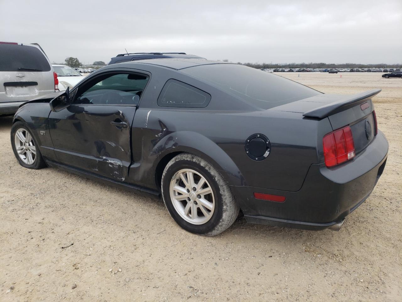 2007 Ford Mustang - Image 2