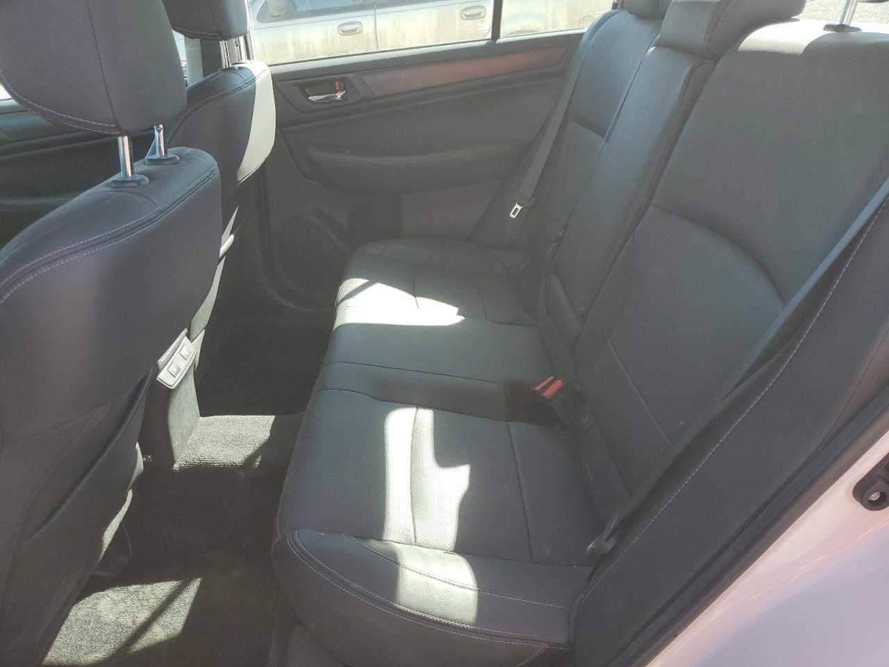 2015 Subaru Legacy - Image 11