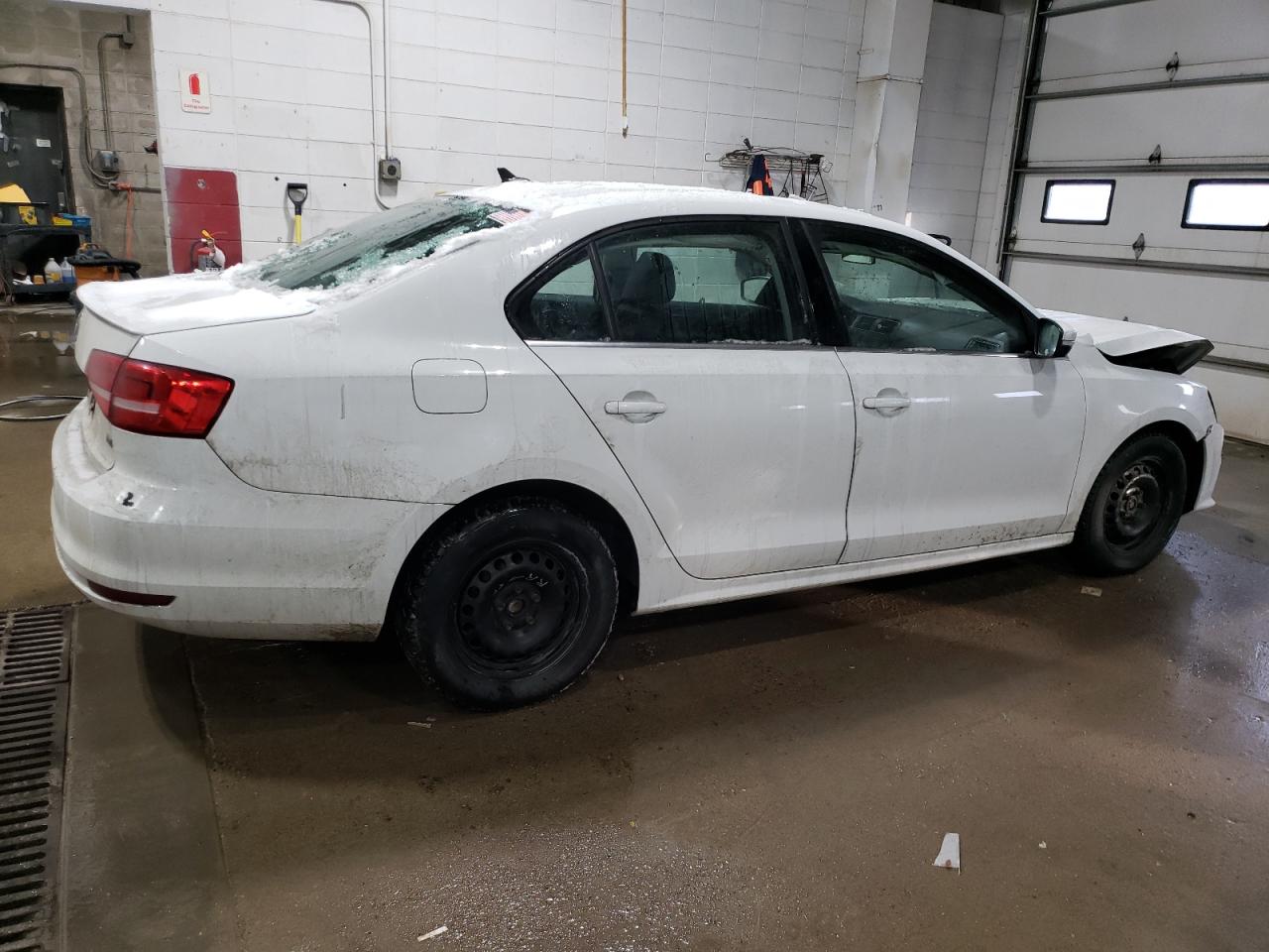 2015 Volkswagen Jetta - Image 3
