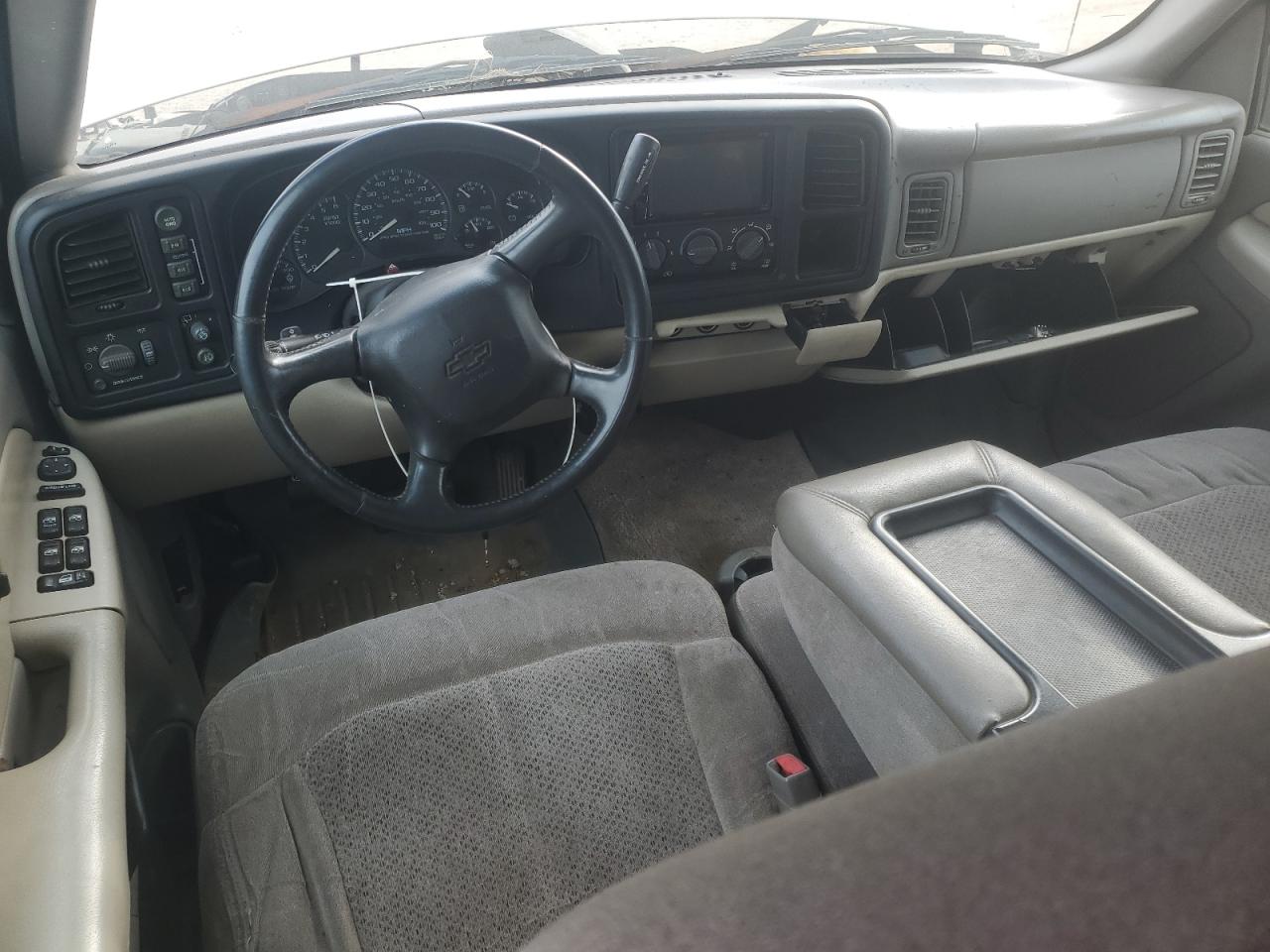 2002 Chevrolet Suburban - Image 8