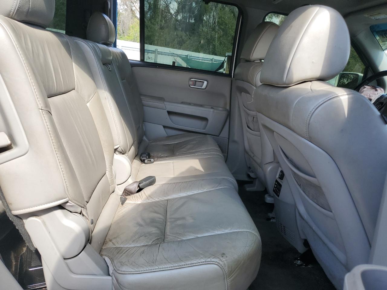 2010 Honda Pilot - Image 11