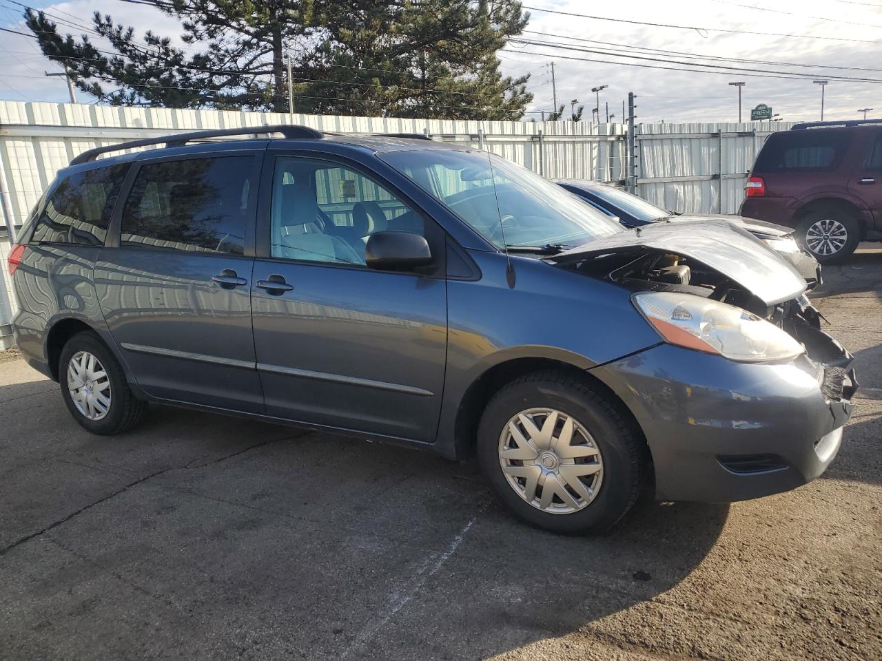 2010 Toyota Sienna - Image 4