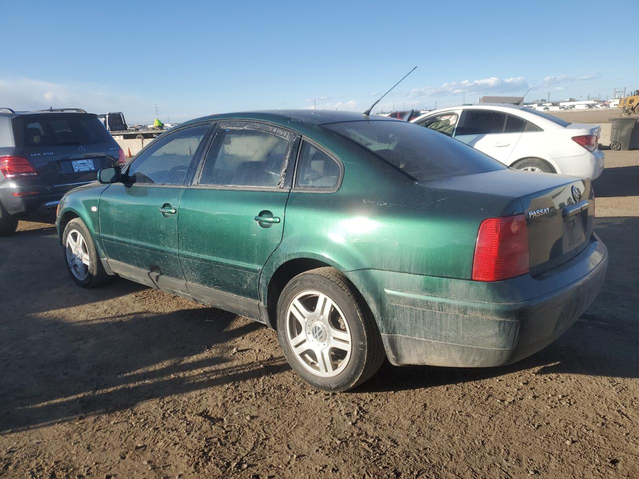 2000 Volkswagen Passat - Image 2
