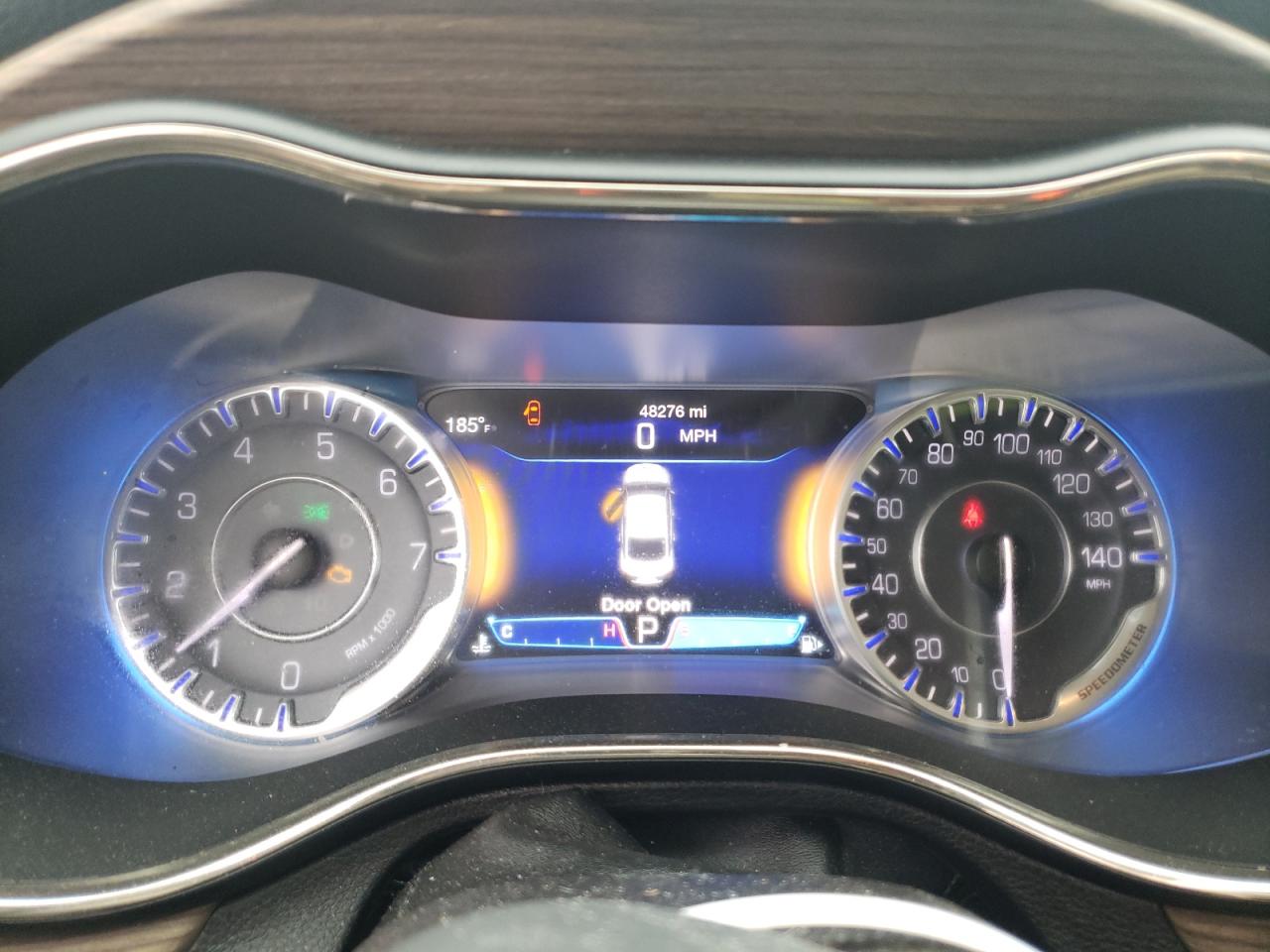 2015 Chrysler 200 - Image 9