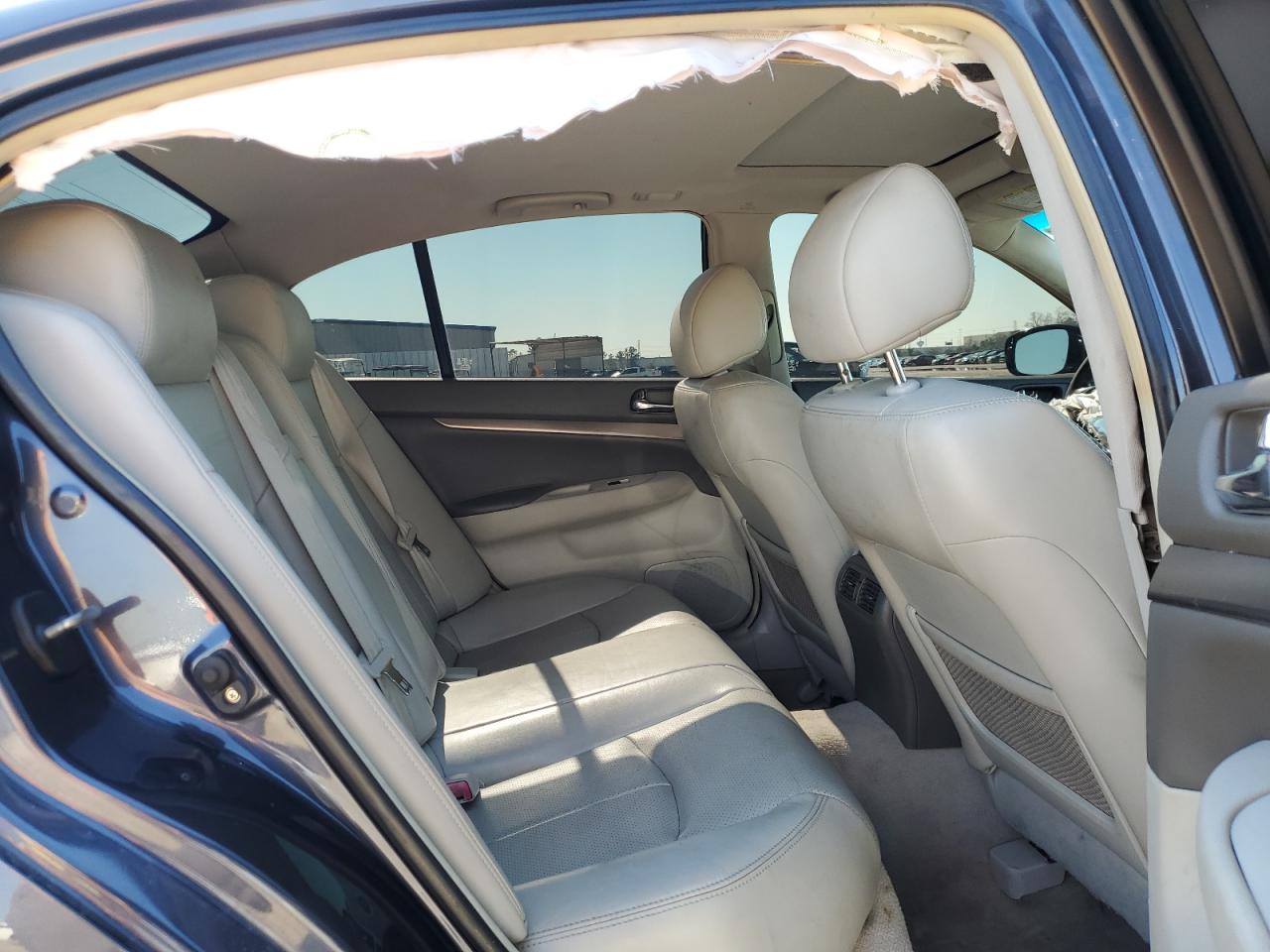 2012 Infiniti G - Image 10