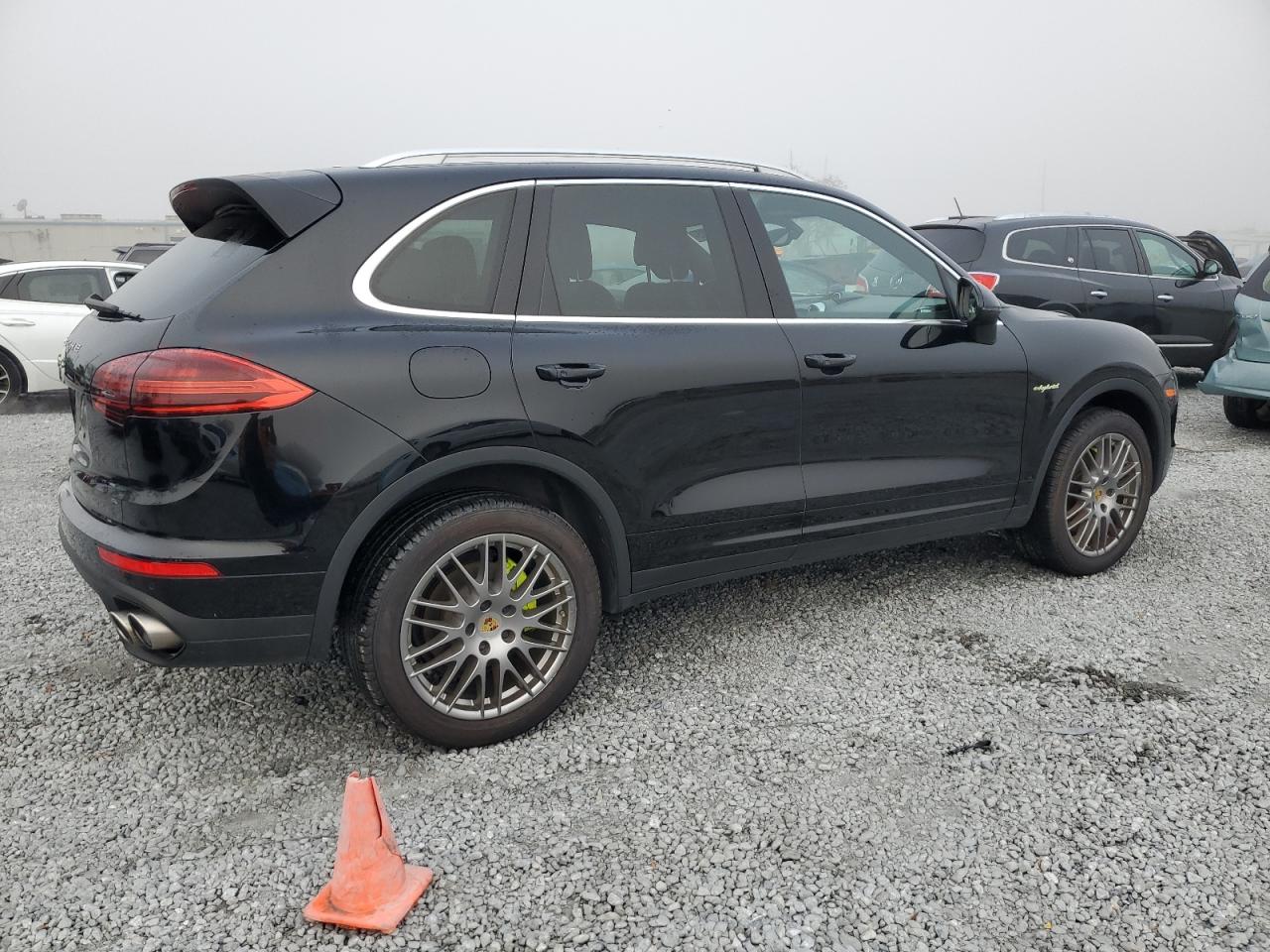2016 Porsche Cayenne - Image 3