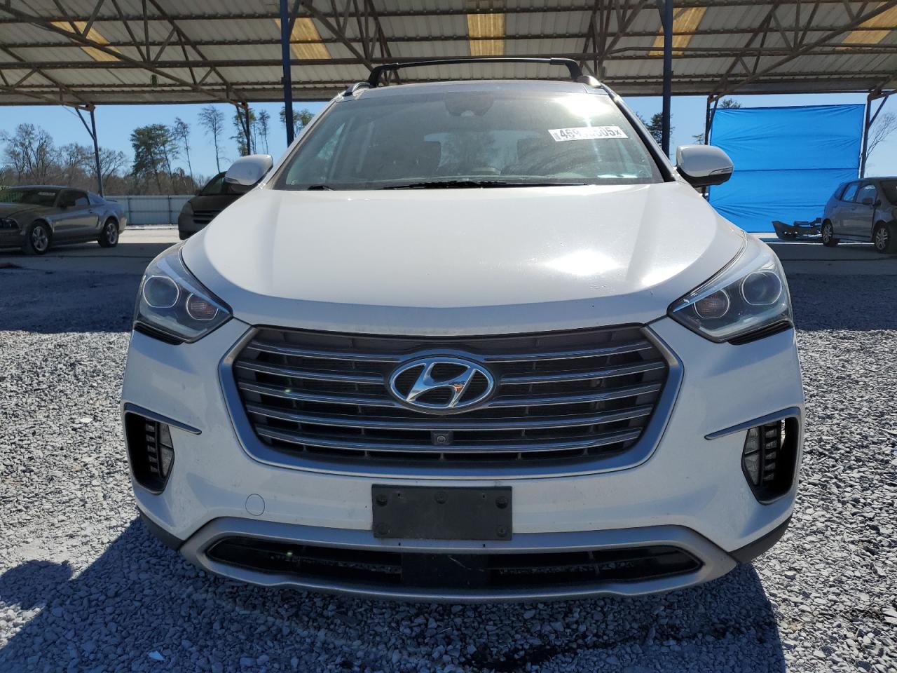 2017 Hyundai Santa Fe - Image 5