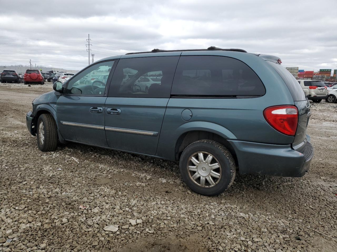2007 Chrysler Town & Country - Image 2