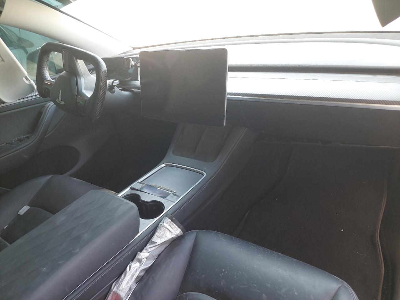 LRWYGCEL0NC279388 - 2023 Tesl Model Y - #43843695