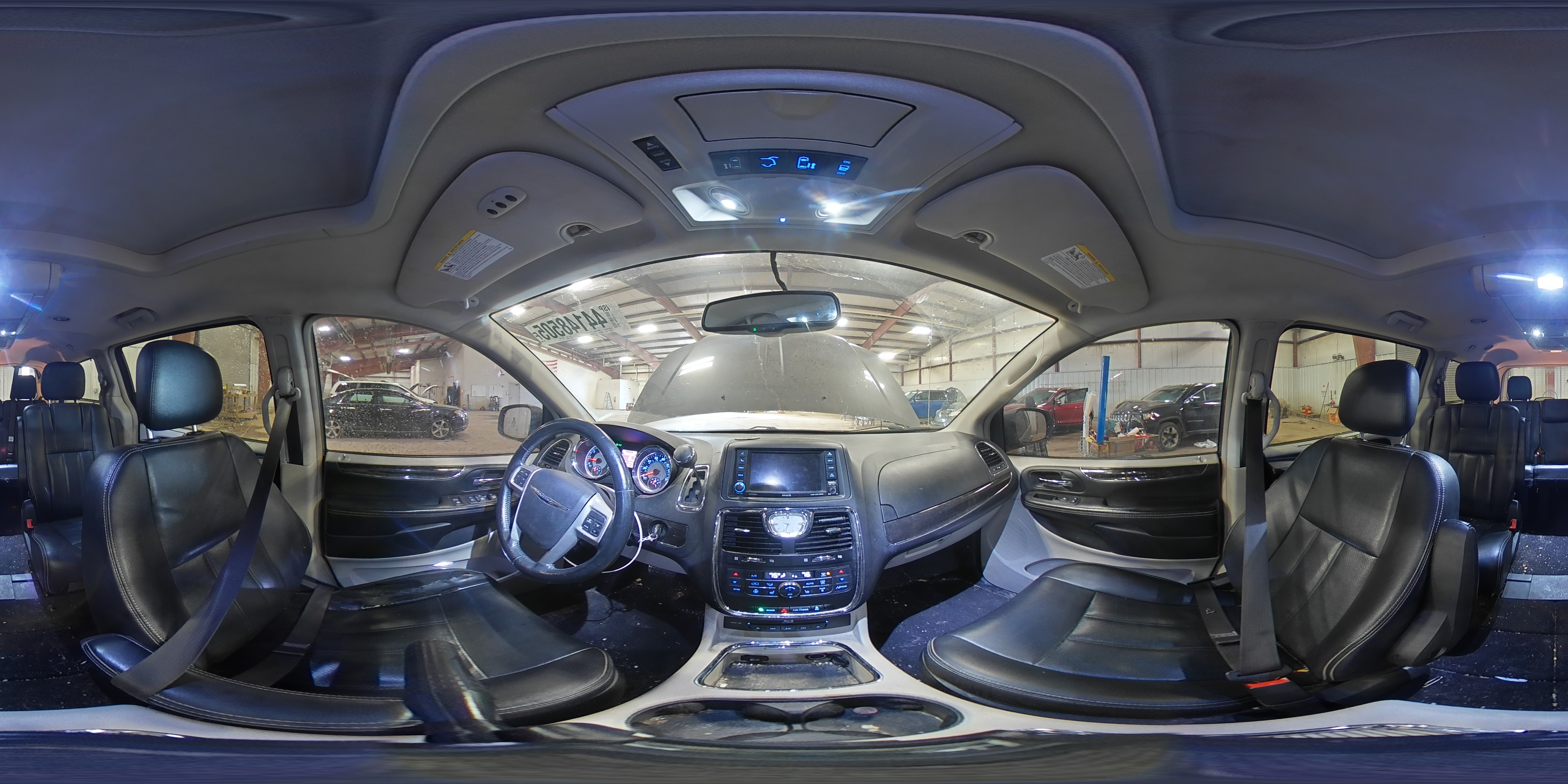 2015 Chrysler Town & Country - Image 13