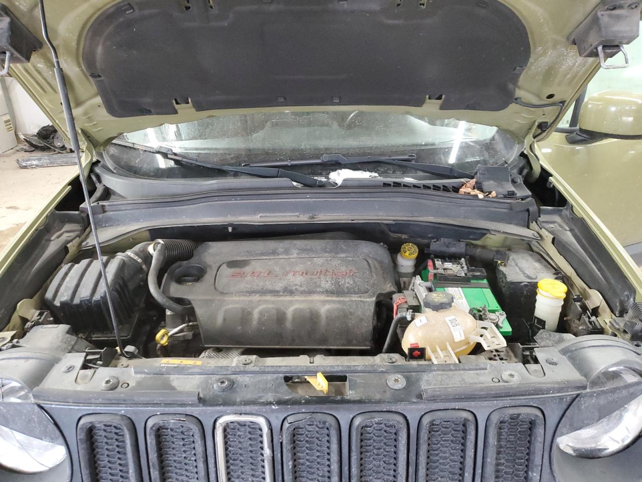 2015 Jeep Renegade - Image 12