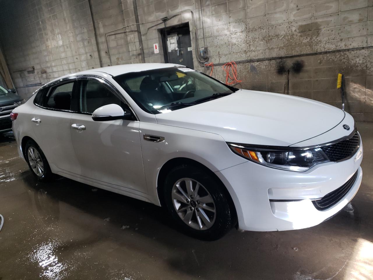 2016 Kia Optima - Image 4