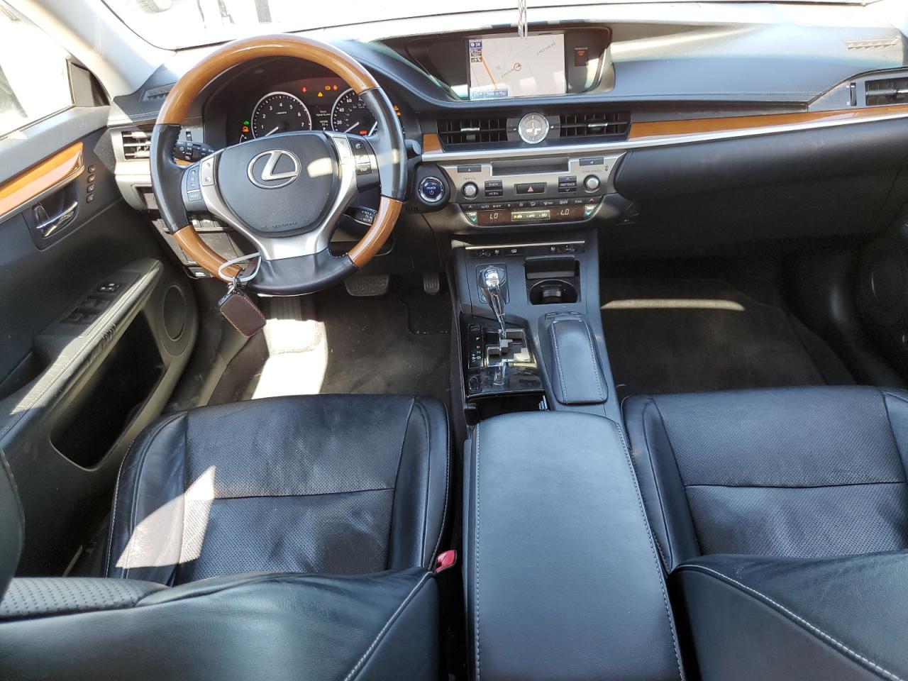 2014 Lexus ES - Image 8