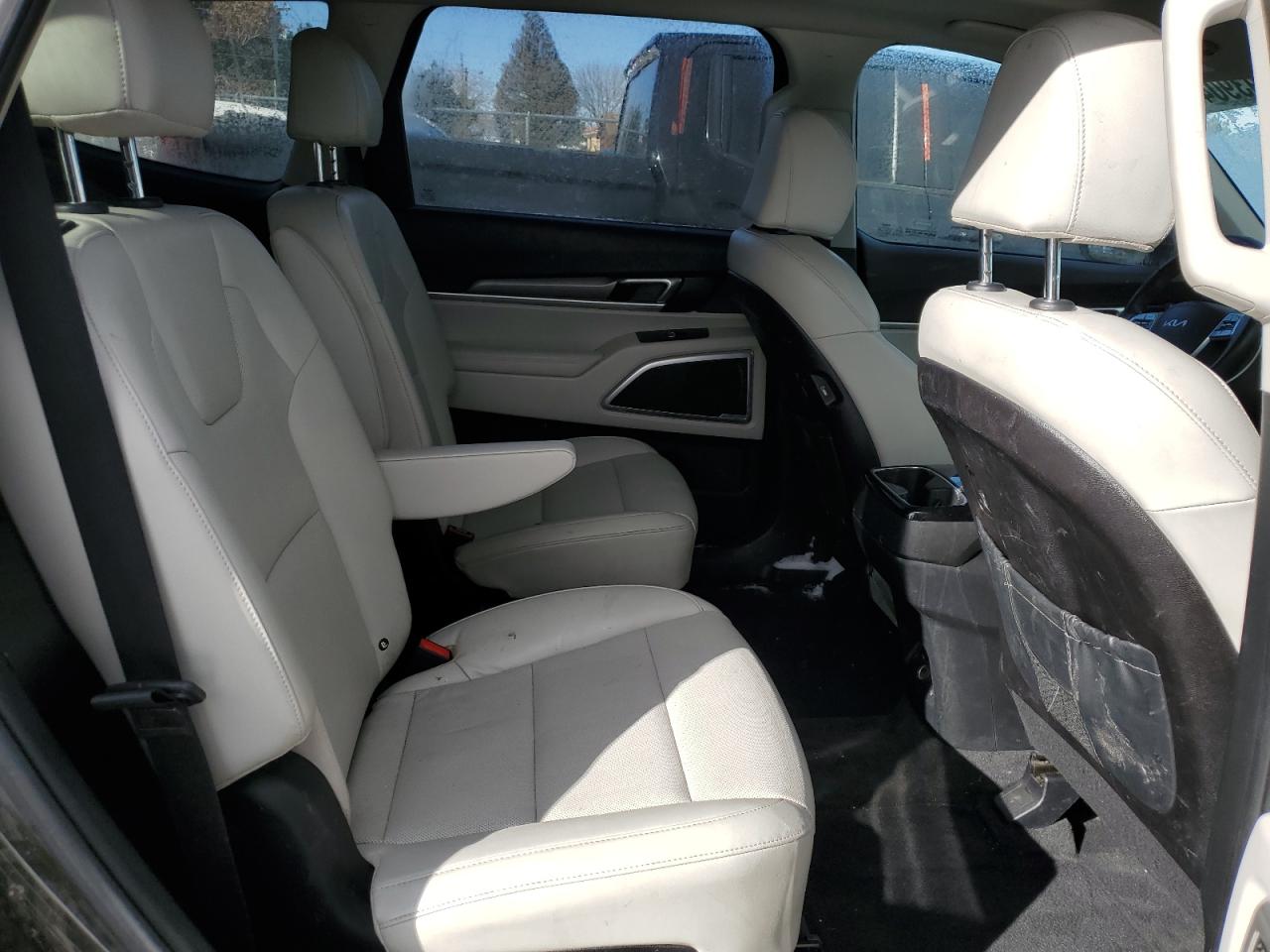 2022 Kia Telluride - Image 11