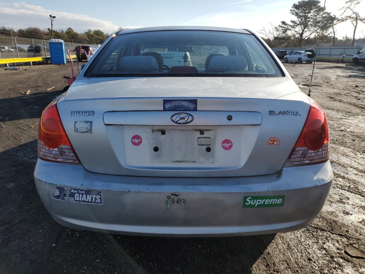 2005 Hyundai Elantra - Image 6
