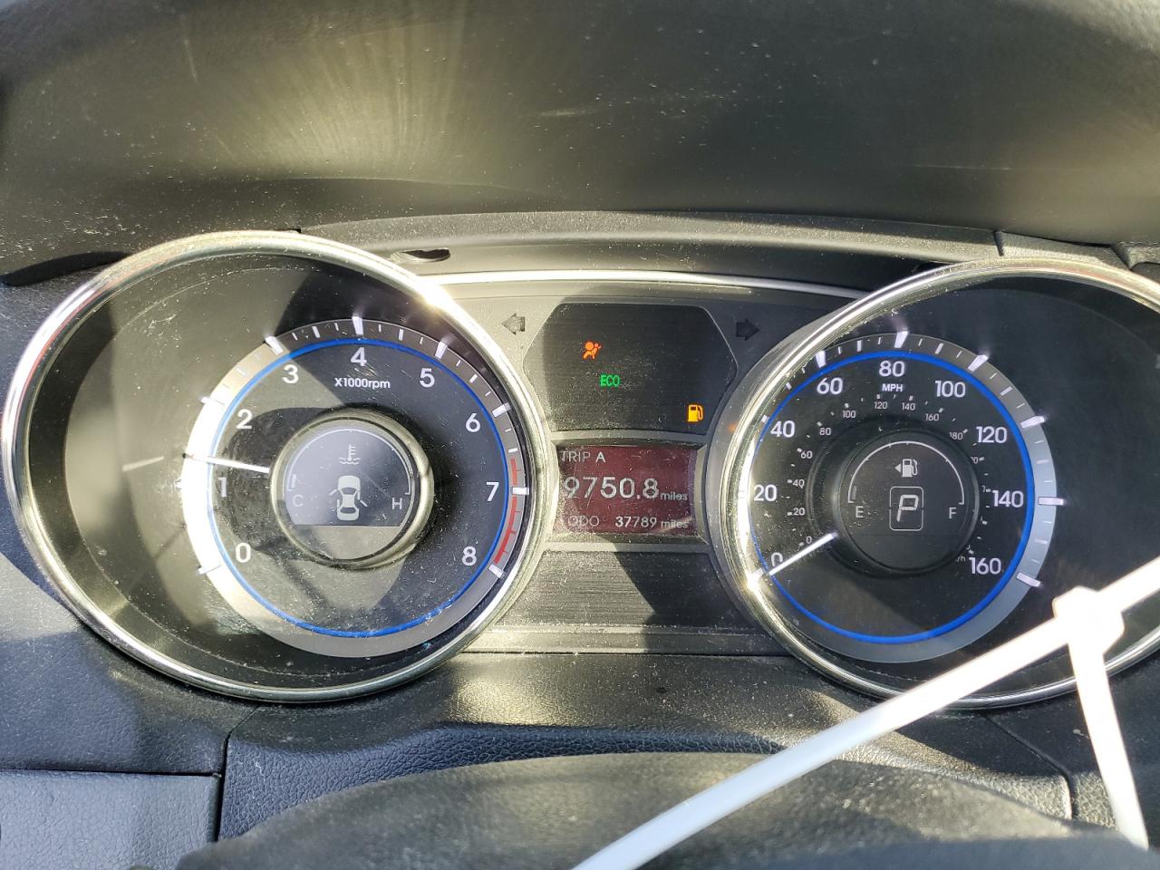 2012 Hyundai Sonata - Image 9