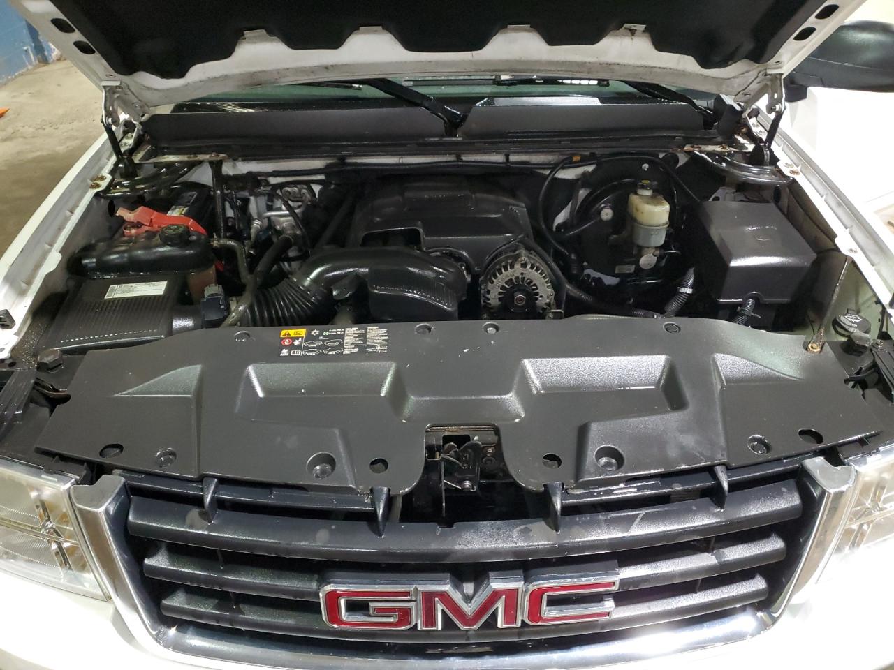 2009 GMC Sierra - Image 11