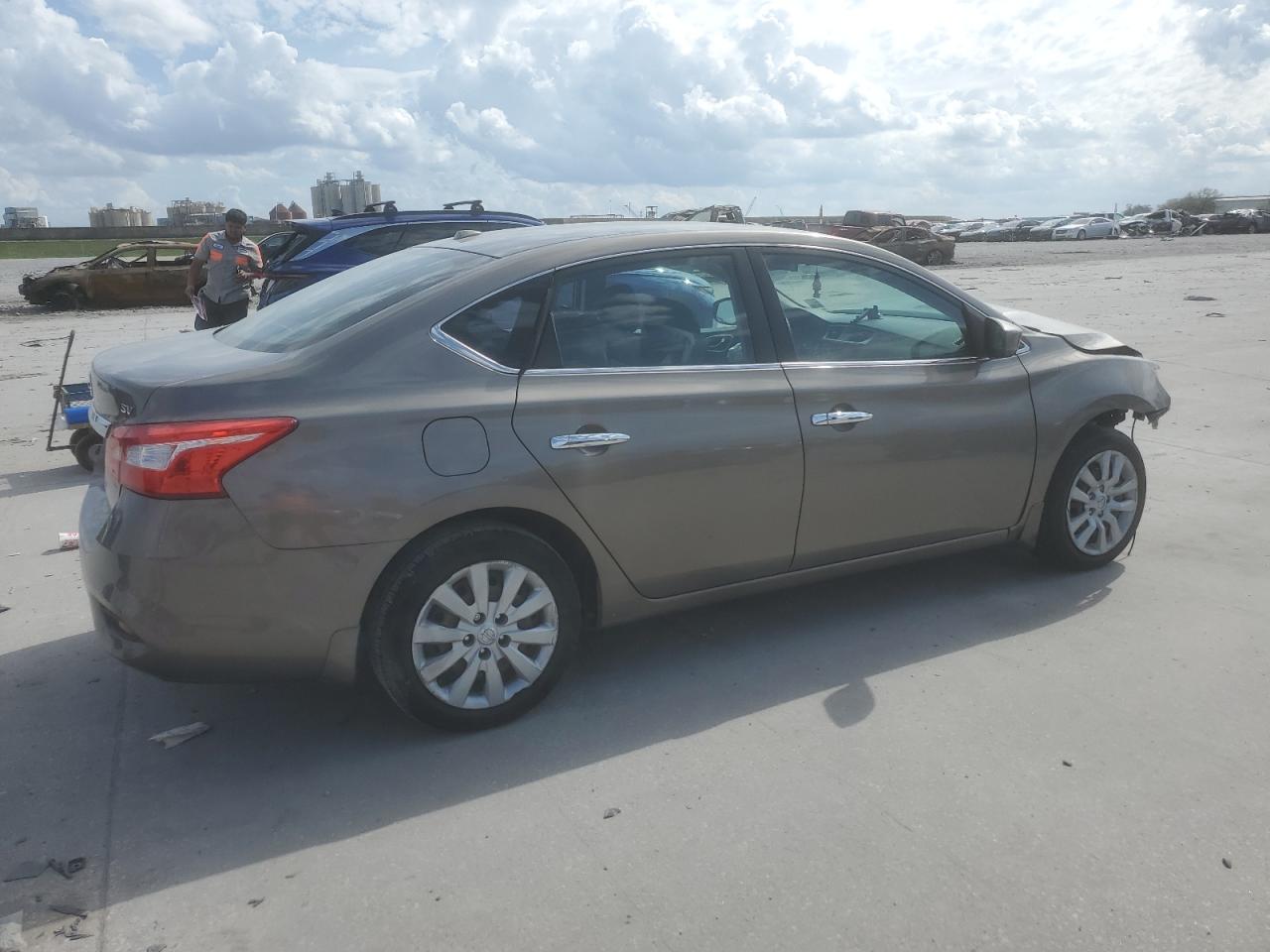 2016 Nissan Sentra - Image 3