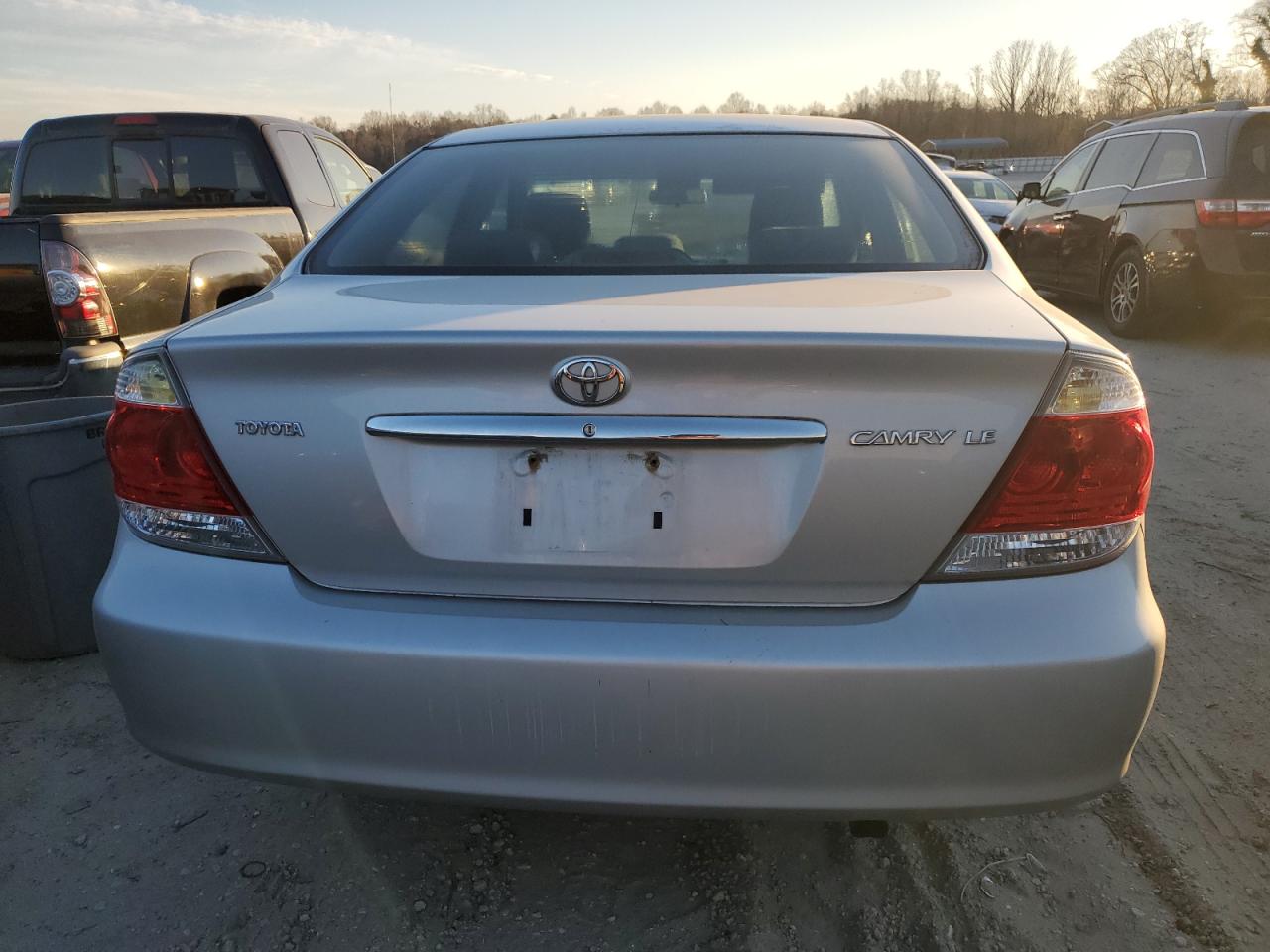 2005 Toyota Camry - Image 6