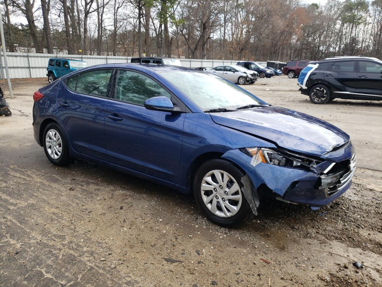 2017 Hyundai Elantra - Image 4