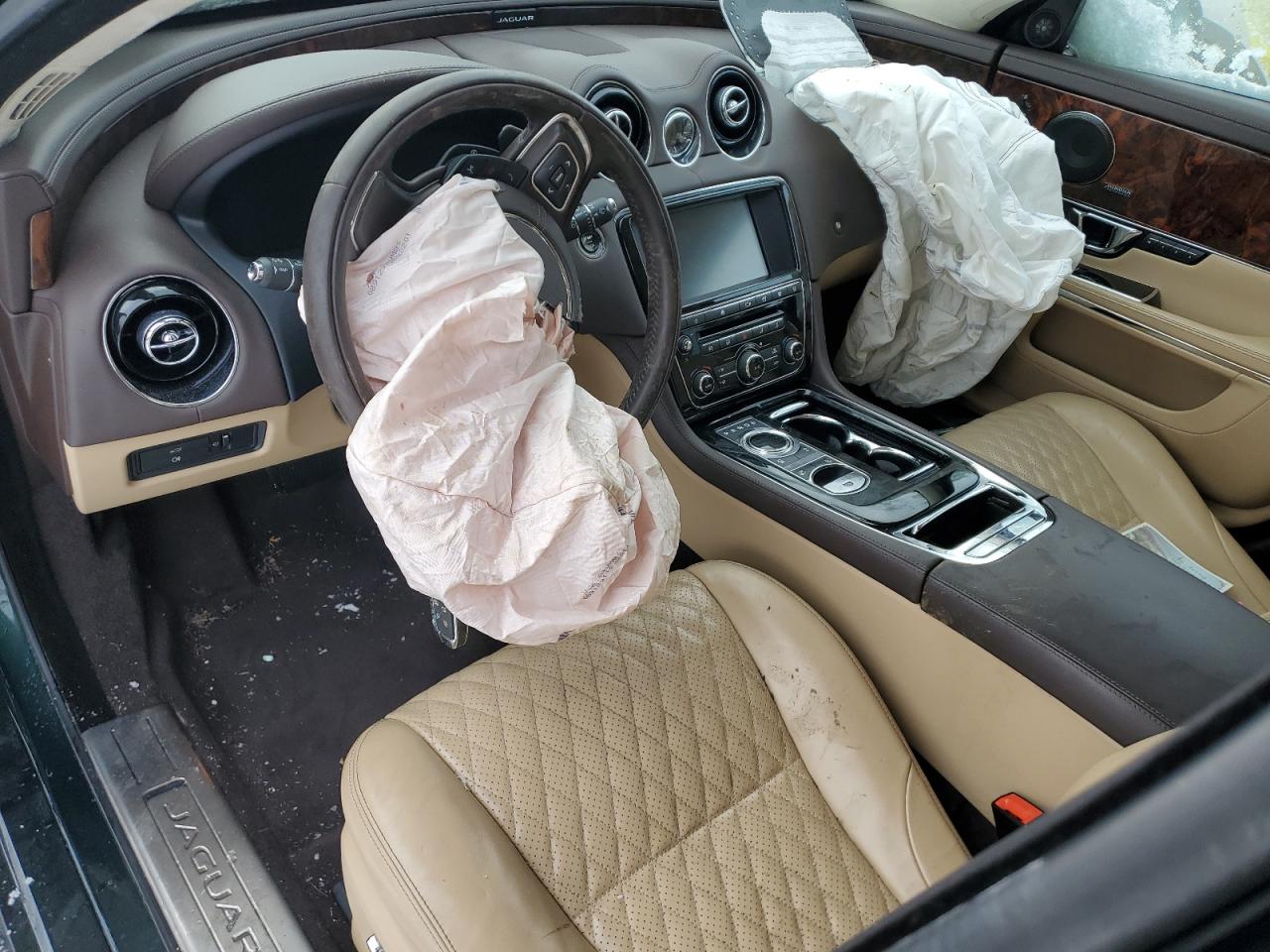 2016 Jaguar XJ - Image 8