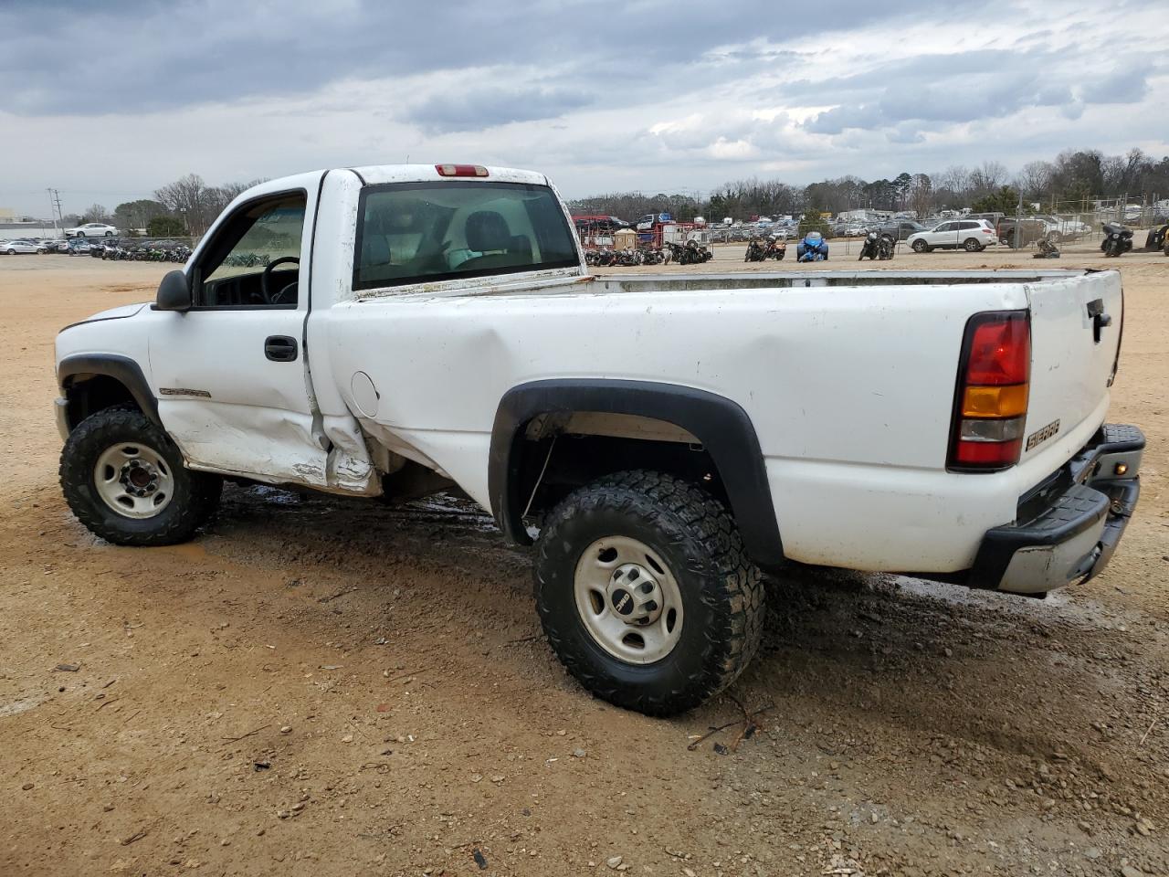 2006 GMC Sierra - Image 2
