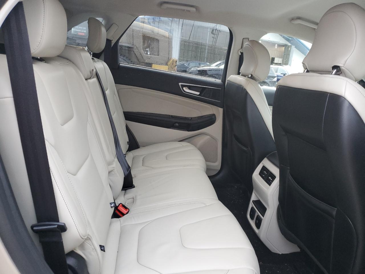 2017 Ford Edge - Image 11