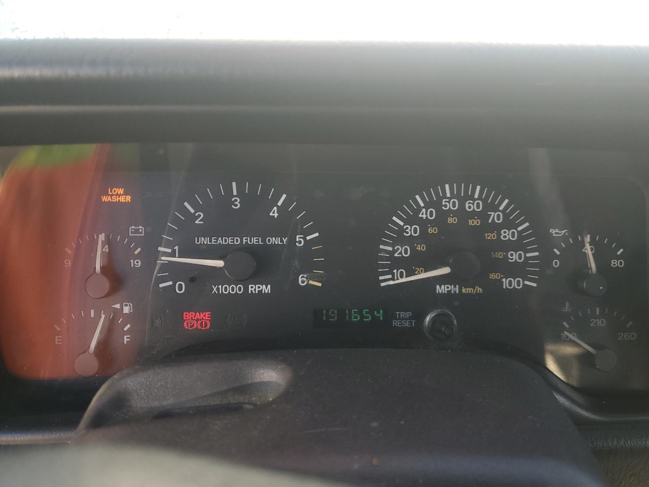 1997 Jeep Grand Cherokee - Image 9