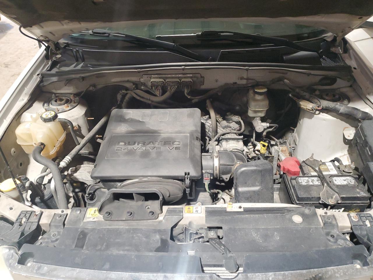 2010 Ford Escape - Image 12
